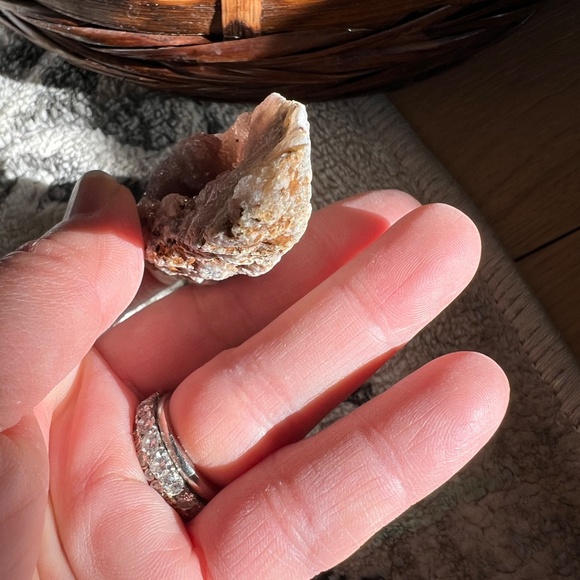 Pink amethyst, agate specimen with acrylic stand (b) | crystal - Picture 9 of 10